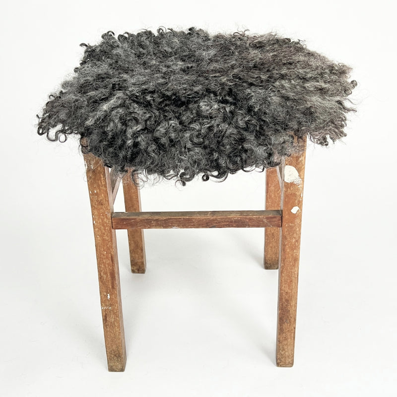 Raw felt. seat 40x40 cm. grey